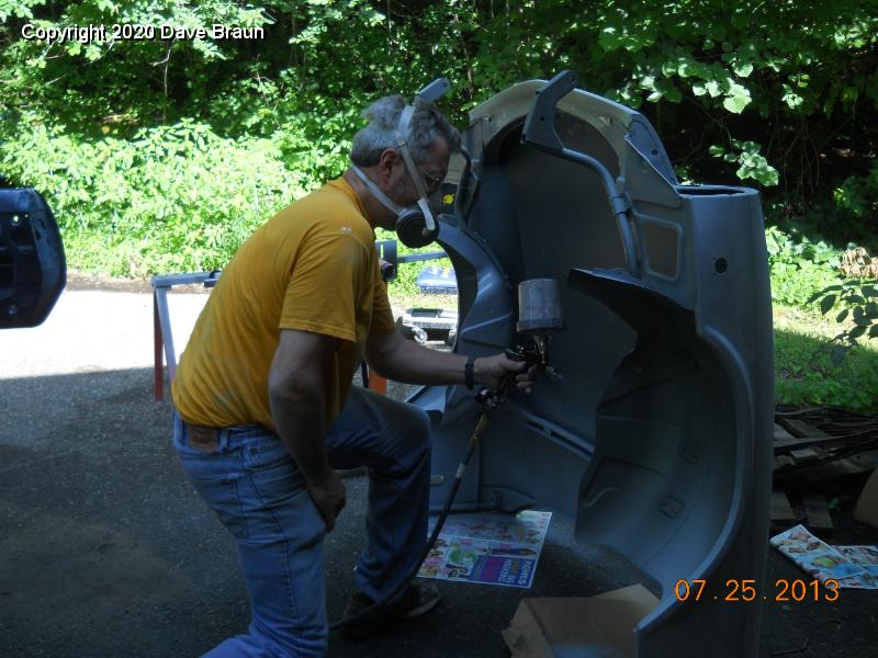 Spitfire1974/Restoration/Body/Tub and Wings/Applying final coat of high